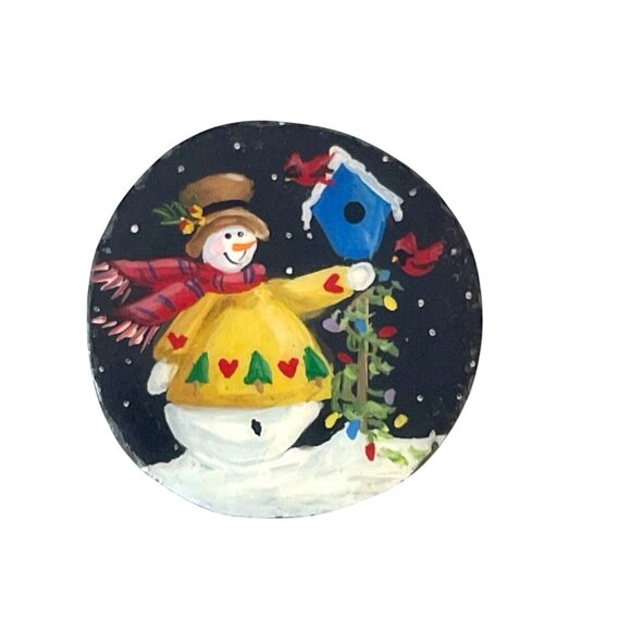 Handmade Jewelry - Vintage Hand Painted Snowman & Birdhouse Round Wooden Pin Brooch 1.5" Christmas
